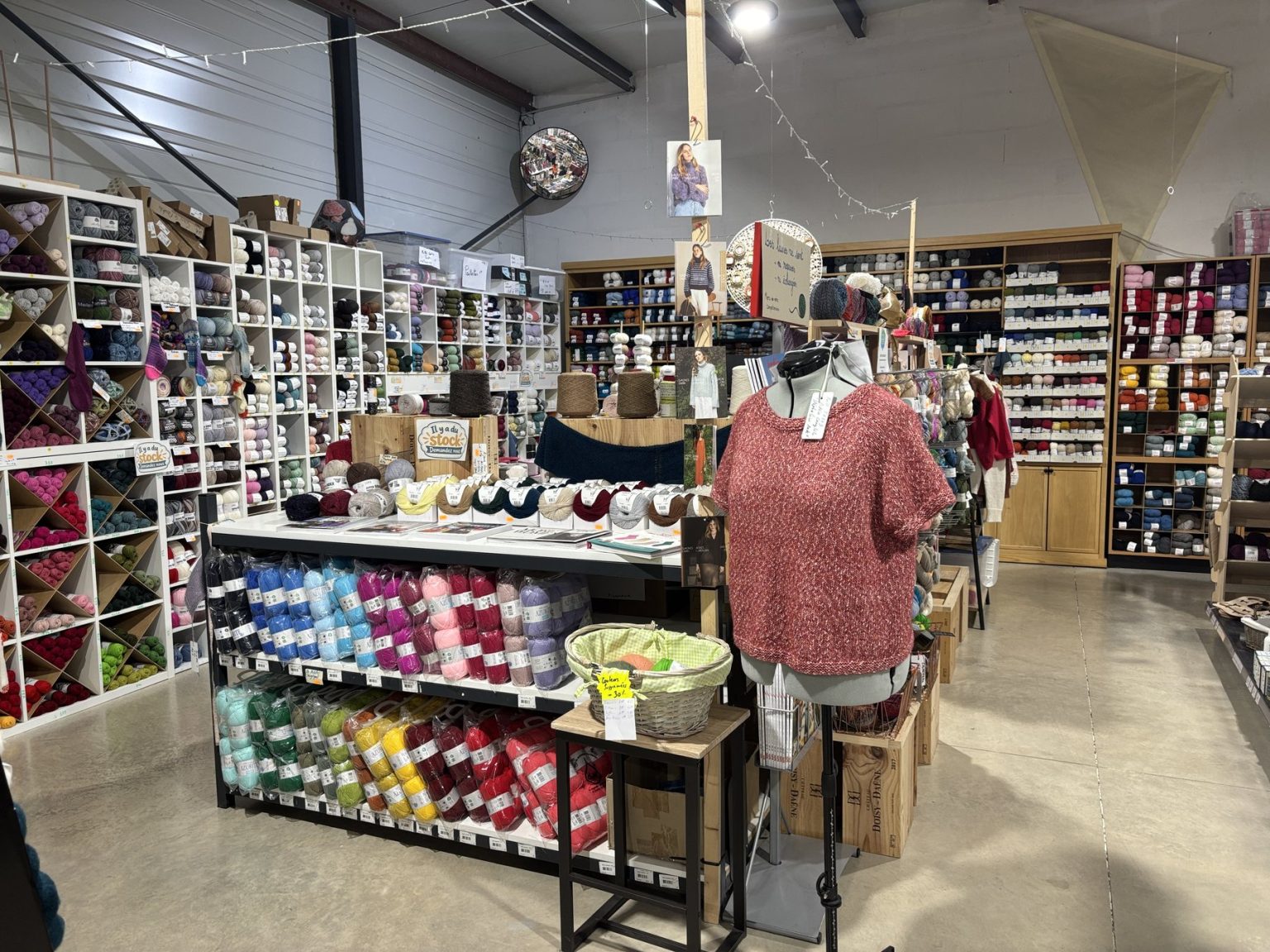 Rayon laines de la boutique Timeco à Latresne